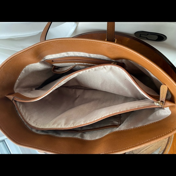 Micheal Kors Medium Tote Bag - Picture 7 of 9